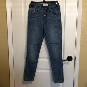High Waisted Jeans